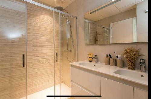 Modern Sunset Ocean View Apartment Incl. Parking