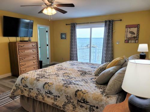 Blue Heron Beach Waterfront Vacation Home