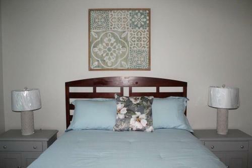 Cheerful 2-bedroom, 2 Bath With Private Parking