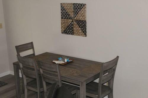 Cheerful 2-bedroom, 2 Bath With Private Parking