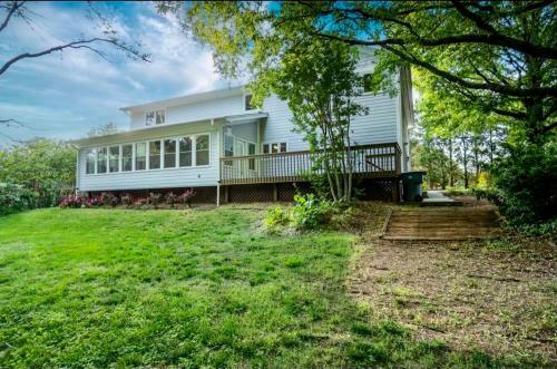 King Bed, Home Theater, Pool Table, Game Room, Fireplace