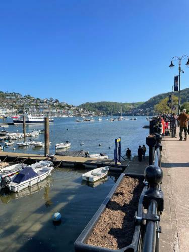 Chalet Bonair Spacious Comfortable 2 Bedroom Chalet Sleeping 4 Dartmouth