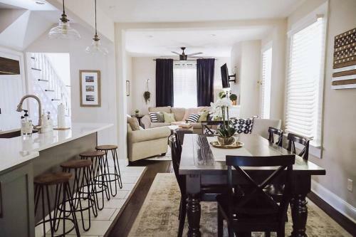 Great Location! Private, Stylish, Mins To Dt