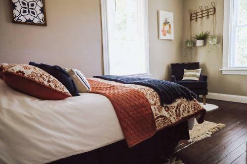 Great Location! Private, Stylish, Mins To Dt