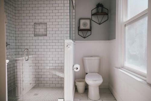 Great Location! Private, Stylish, Mins To Dt