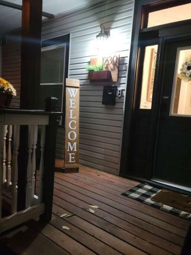 Great Location! Private, Stylish, Mins To Dt