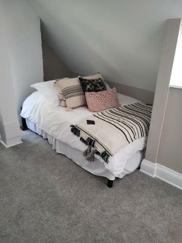 Great Location! Private, Stylish, Mins To Dt