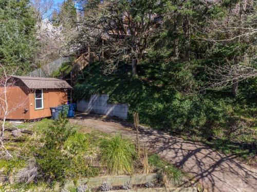 Apartamento Breathtaking 1-bedroom 1-bath Treehouse