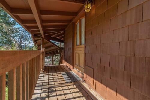 Apartamento Breathtaking 1-bedroom 1-bath Treehouse