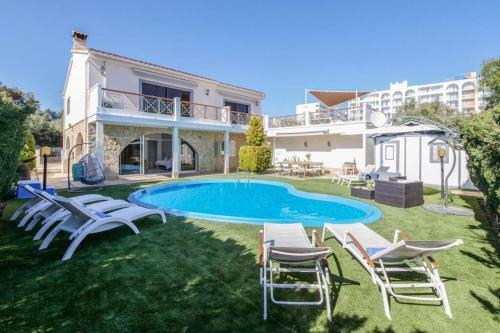 Moderne Villa,strandnah,meerblick,pool,12 Pers.,klima,schnelles Internet