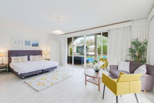Moderne Villa,strandnah,meerblick,pool,12 Pers.,klima,schnelles Internet