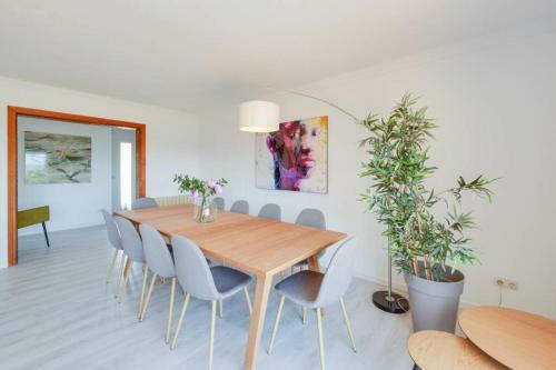 Moderne Villa,strandnah,meerblick,pool,12 Pers.,klima,schnelles Internet