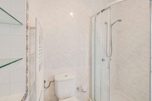 Moderne Villa,strandnah,meerblick,pool,12 Pers.,klima,schnelles Internet