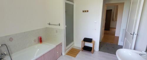 Beautiful 4 Bedroom Property Near To Monflanquin