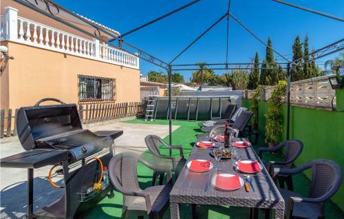 Nice Apartment In Benajarafe With 3 Bedrooms