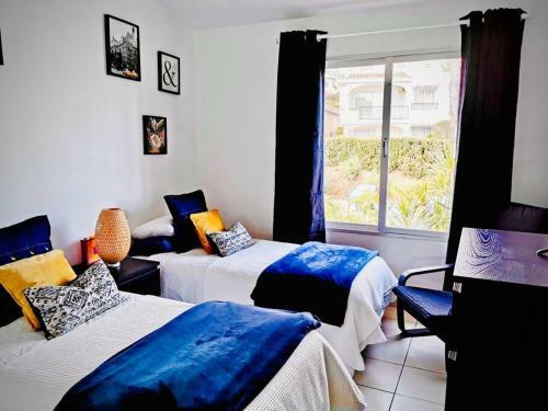 Luxurious 2 Bed Apartment With Amazing Beach Views