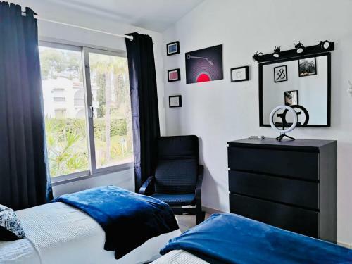 Luxurious 2 Bed Apartment With Amazing Beach Views