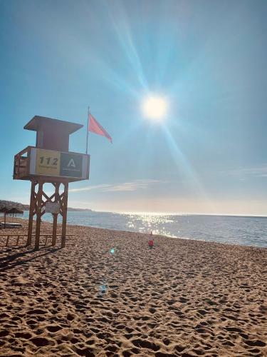 Luxurious 2 Bed Apartment With Amazing Beach Views