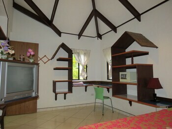 Hotel Alona Northland Resort