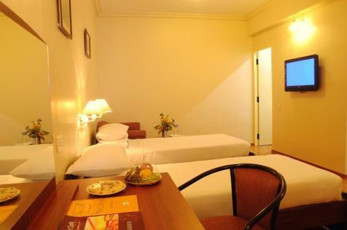 Hotel The Grand Regent