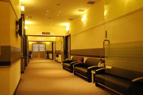 Hotel The Grand Regent