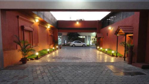 Hotel The Grand Regent