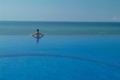 Hotel Eskaya Beach Resort And Spa