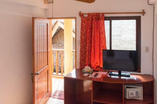 Hotel Alona Vida Beach Resort