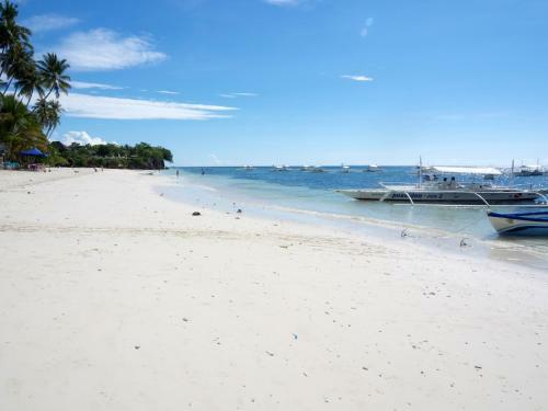 Hotel Alona Vida Beach Resort