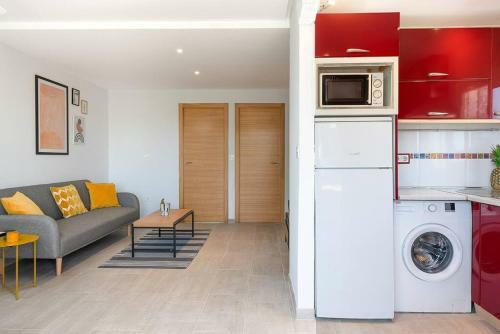 Top Apartment With Sea View And Pool