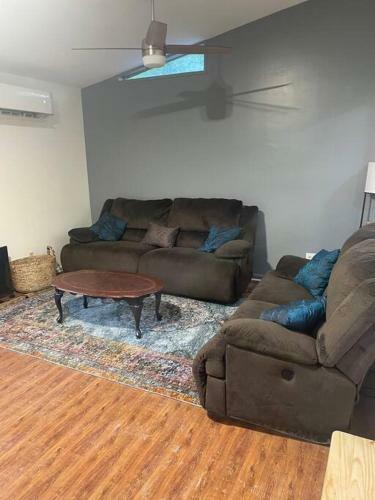 Newly Renovated 3 Bed 1.5 Bath With Close To Gsp.