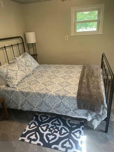 Newly Renovated 3 Bed 1.5 Bath With Close To Gsp.