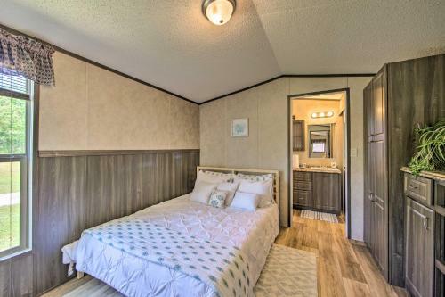 Lake Fork Getaway Tiny Home In Alba With Bbq!