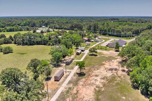 Lake Fork Getaway Tiny Home In Alba With Bbq!