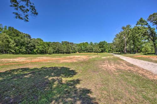 Lake Fork Getaway Tiny Home In Alba With Bbq!