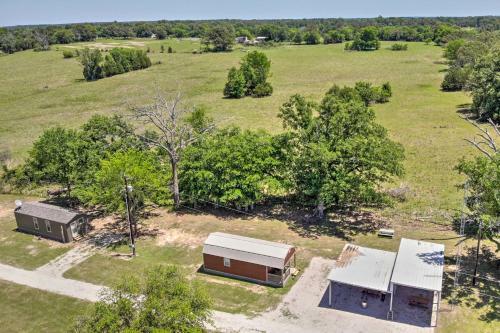 Lake Fork Getaway Tiny Home In Alba With Bbq!