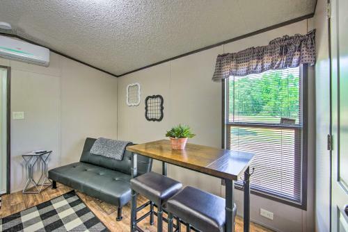 Apartamento Modern Alba Tiny Home Near Lake Fork Boating!