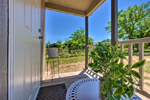 Apartamento Modern Alba Tiny Home Near Lake Fork Boating!