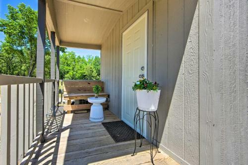 Apartamento Modern Alba Tiny Home Near Lake Fork Boating!