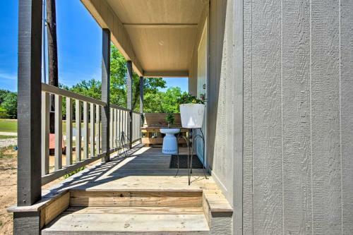 Apartamento Modern Alba Tiny Home Near Lake Fork Boating!