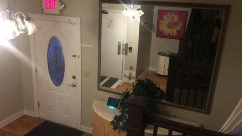 Midtown Newly Remodeled 6 Bedroom