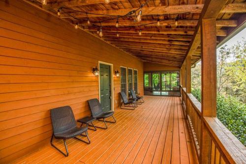 Hawk's View Cabin