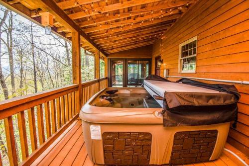 Hawk's View Cabin