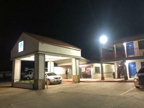 Motel Executive Inn & Suites