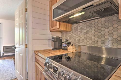 Apartamento Modern Gatlinburg Condo - Walk To Downtown!