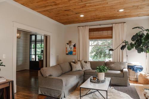 The Above Nashville Chic Estate
