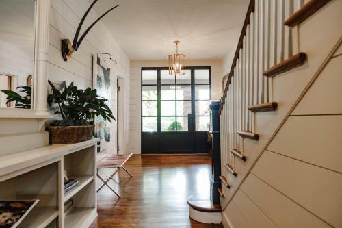 The Above Nashville Chic Estate