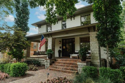 The Above Nashville Chic Estate