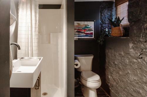 The Above Nashville Chic Estate