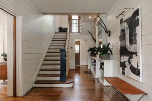 The Above Nashville Chic Estate